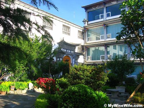 This was our hotel at Dali - Landscape Hotel. Notice the building is painted white, icon of Bai community