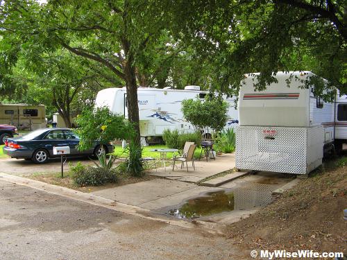 Caravan park near Town Lake with a mailbox each! Caravan park near Town Lake with a mailbox each!