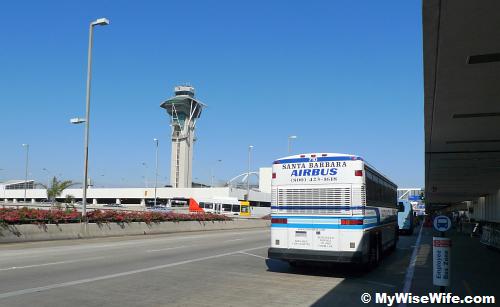Air traffic control tower at LAX (from Terminal 4)