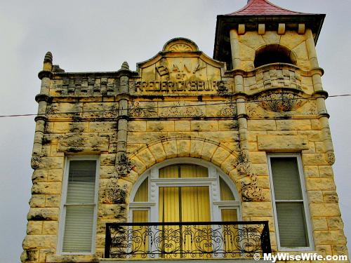 Can you see 'Bank of Fredericksburg'?