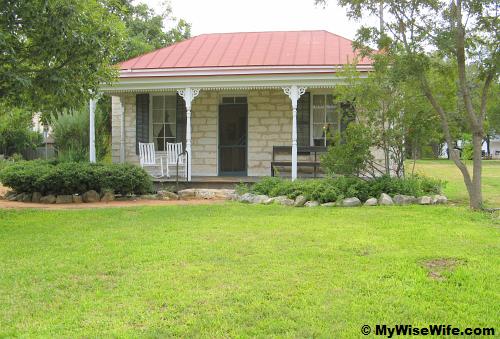 An example of Sunday House