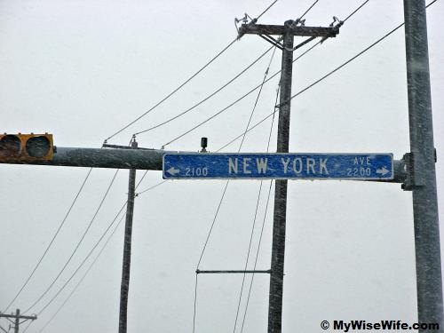 The snowing sight at New York Ave (Arlington) not NYC