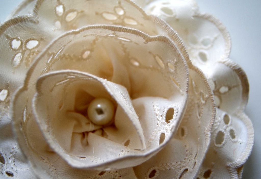 [Flor de listón encaje000[6].jpg]