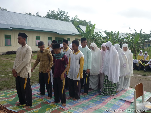 [Praktek Fardhu Kifayah Penyelenggaraan Jenazah di SMAN Pintar Kuansing7[4].jpg]