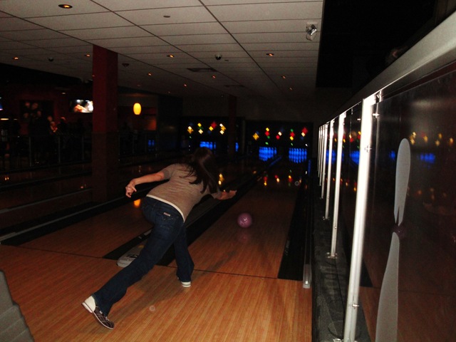 [21.  Lorin bowling[3].jpg]