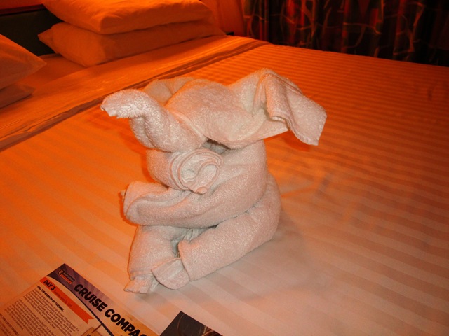 [8.  Towel Elephant[3].jpg]