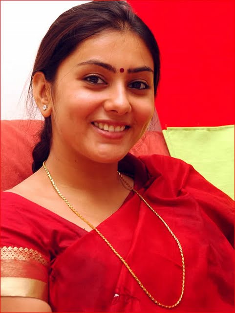 South Indian HQ glamour wallpapers@MirchiWoods.com