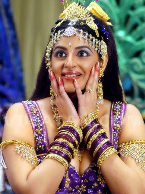 South Indian HQ glamour wallpapers@MirchiWoods.com