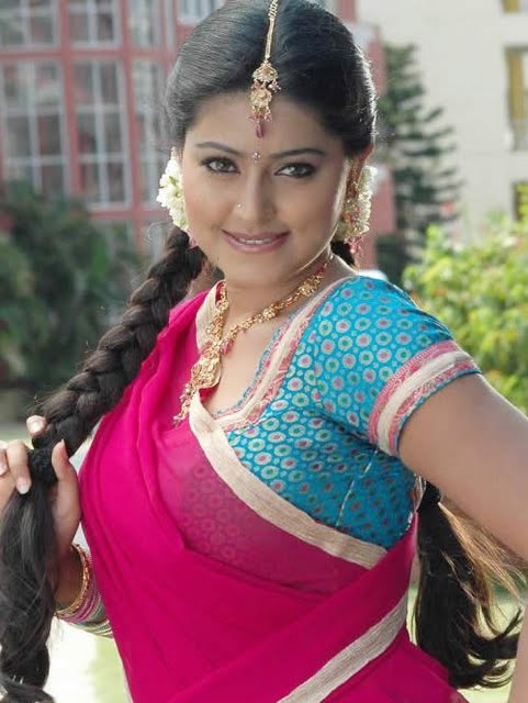 South Indian HQ glamour wallpapers@MirchiWoods.com