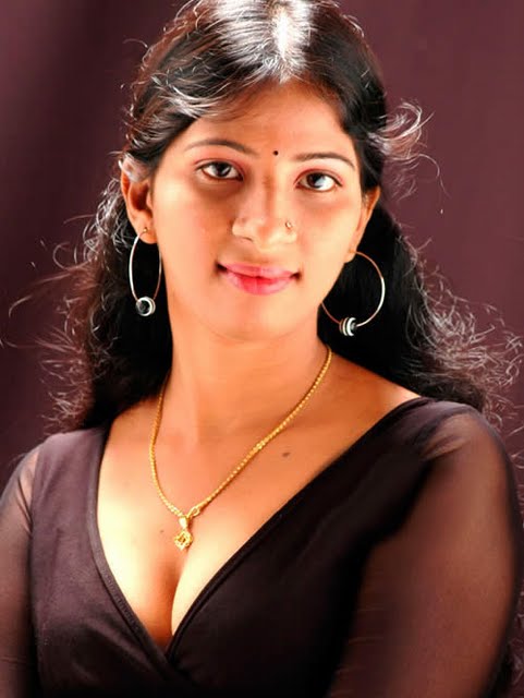South Indian HQ glamour wallpapers@MirchiWoods.com