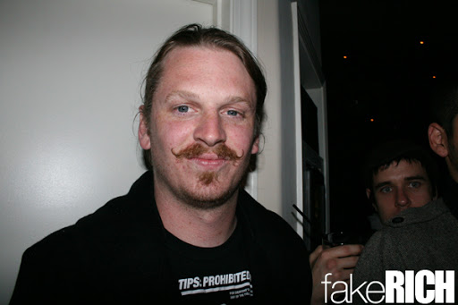 POWER STACHE