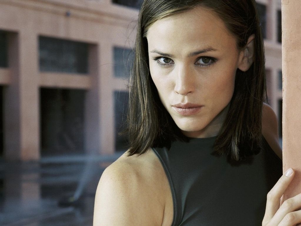 [Jennifer Garner 1024x768 85 Hollywood Desktop Wallpapers[2].jpg]