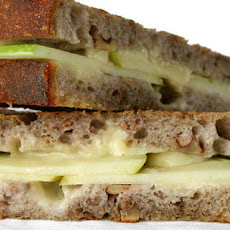 Apple and Aged Cheddar Grilled Cheese Recipe