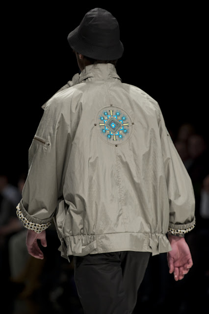 Olesja TELIZHENKO, UFW, autumn-winter 2010-11 Photographer Serge Chernikov