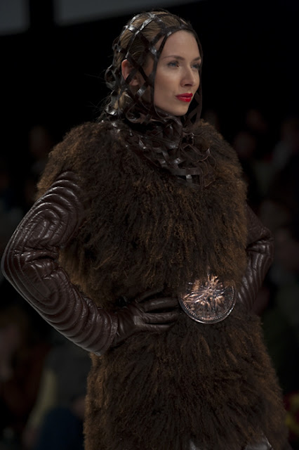 Daria Galushka, UFW, fall/winter 2010-11 Photographer Serge Chernikov