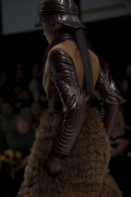 Daria Galushka, UFW, fall/winter 2010-11 Photographer Serge Chernikov