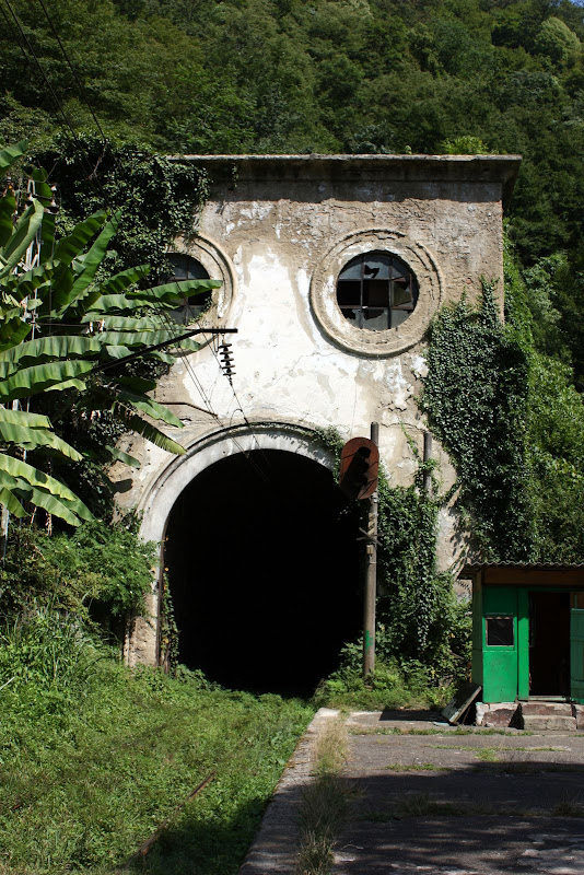 Абхазия за один день - Новый Афон и Сухум. Невероятная железная дорога.