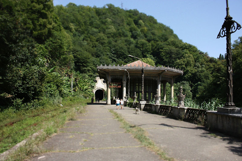 Абхазия за один день - Новый Афон и Сухум. Невероятная железная дорога.