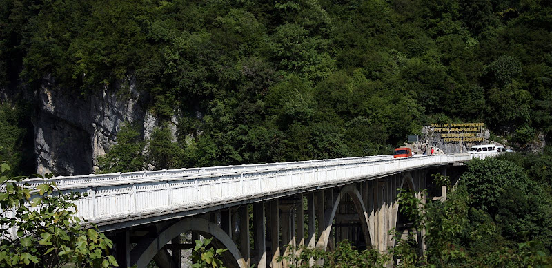 Абхазия за один день - Новый Афон и Сухум. Невероятная железная дорога.