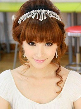 [10-Simple-Beauty-Lovely-wedding-hairstyles-7[3].jpg]