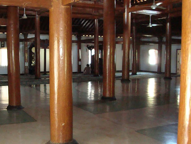 Masjid tegalsari bagian dalam