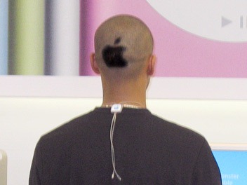 [apple-store-shaved-head[2].jpg]