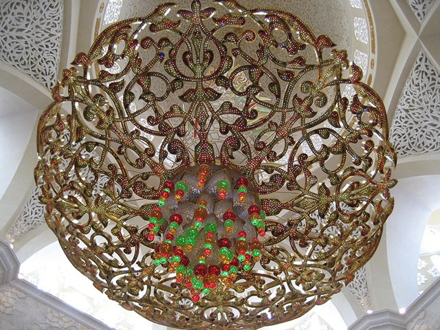 [800px-Sheikh_Zayed_Mosque_inside_3[2].jpg]