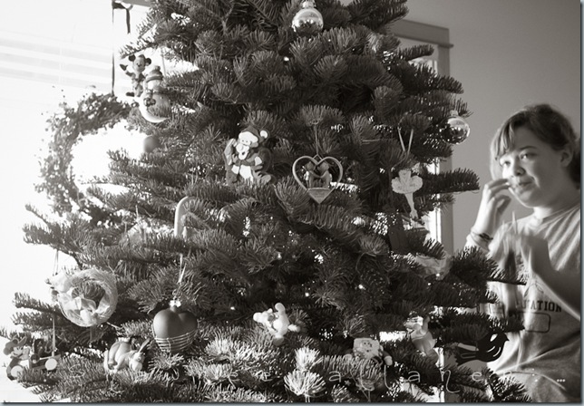 tree decorating.1