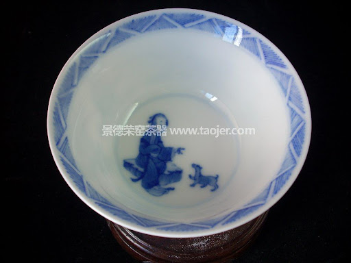 青花侍女品杯
