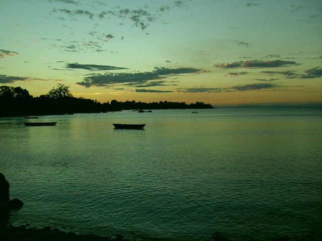 [3.SeeaBeautifulNewCountry4.jpg]