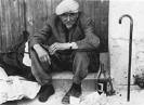 [anciano en la calle[9].jpg]