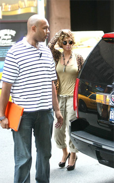 Beyoncé be stylin' (like Etta James on Safari) | Snapped Beyoncé be stylin' (like Etta James on Safari) | Snapped