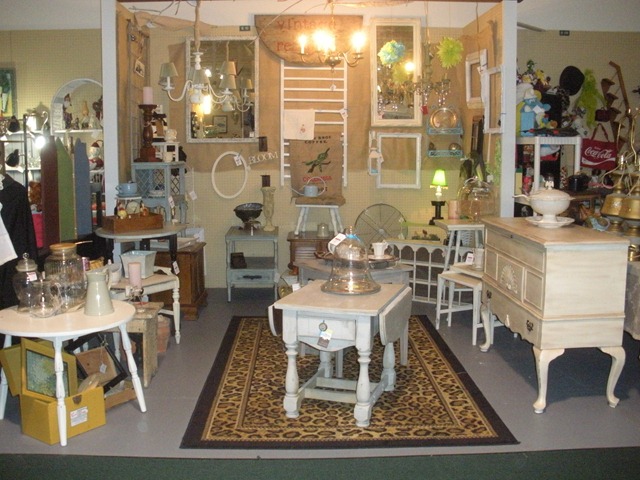 [antique show and chalk paint 019[3].jpg]