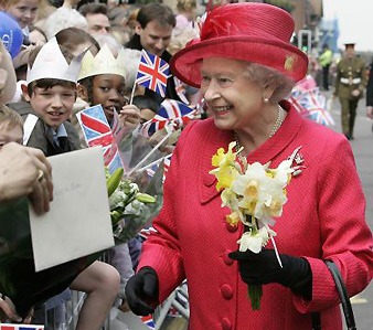 [Queen-of-England[7].jpg]