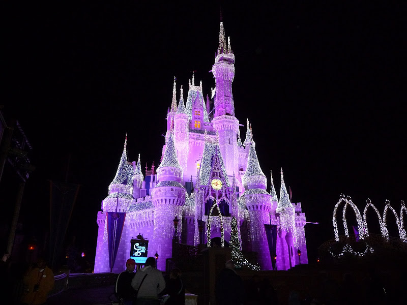 When do the Christmas Castle lights come down at the Magic Kingdom