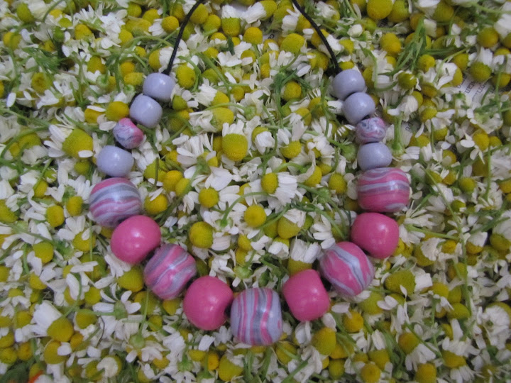 Margelute handmade din fimo roz gri
