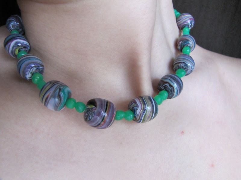 Brosa handmade fluturas pe floricica