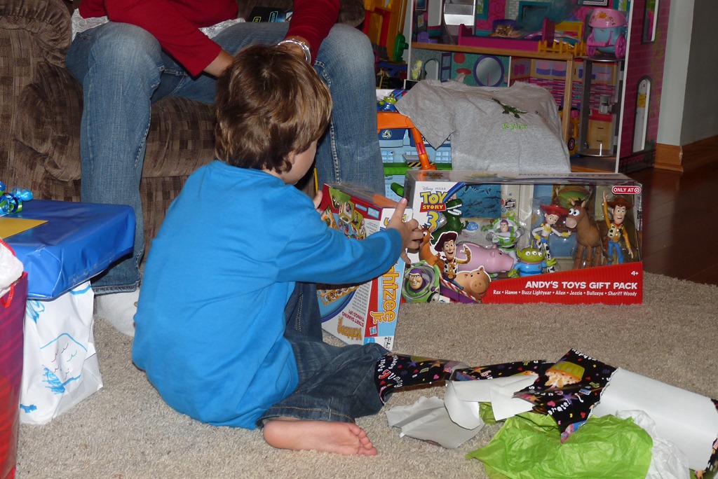 [Kylers Birthday 033_edited-1[3].jpg]