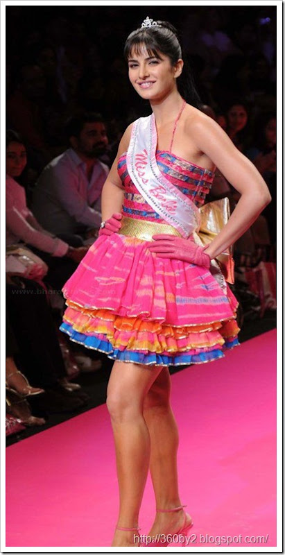 Katrina Kaif turns Barbie at Lakme Fashion Week 2009