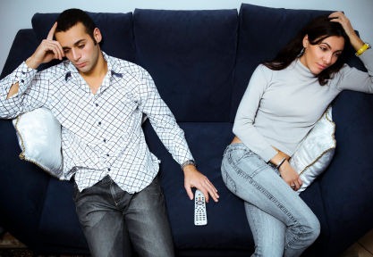 [angry_couple_on_couch_s600x6002.jpg]