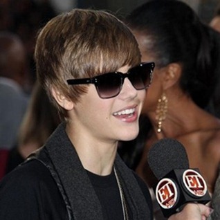 01-Justin_Bieber_Profile-pop singer