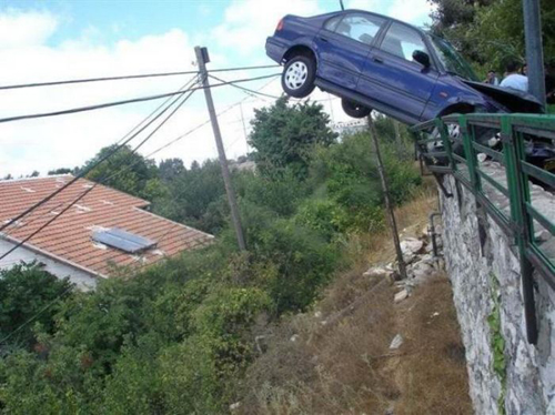 Como llego el coche aquí Accidente de coche muy sorprendente