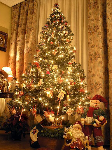 MONTAR Y DECORAR EL ARBOL DE NAVIDAD