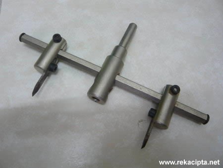Rekacipta.net - Circle cutter pemotong bulatan Rekacipta.net - Circle cutter pemotong bulatan