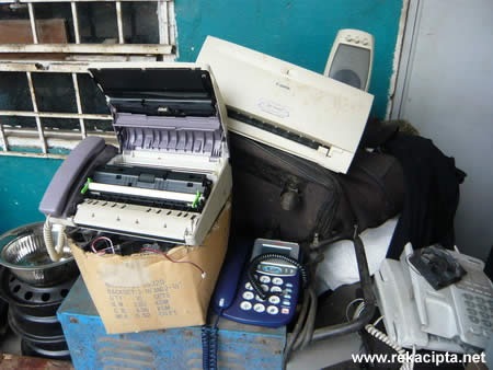 Rekacipta.net - Bahan terbuang - mesin faks pencetak Rekacipta.net - Bahan terbuang - mesin faks pencetak