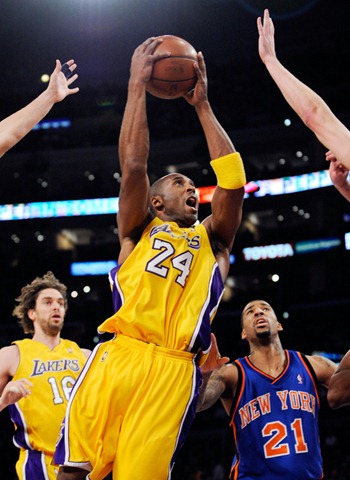 [lakers-vs-knicks-2[5].jpg]