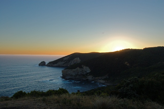 [Ryan's Den - looking west from cliff top[5].jpg]