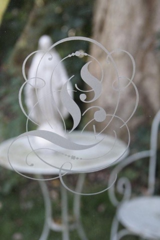 [monogram_L[5].jpg]