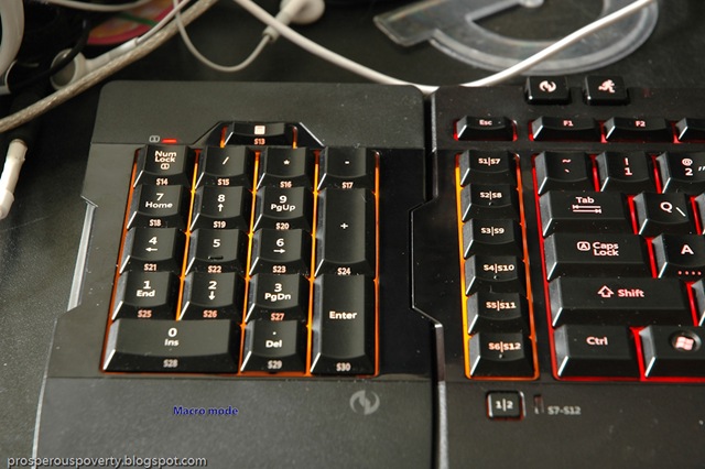 [Microsoft_Sidewinder_x6_keyboard_241.jpg]