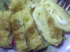 Foto Tamagoyaki buatan saya, lapisannya bagus kan?